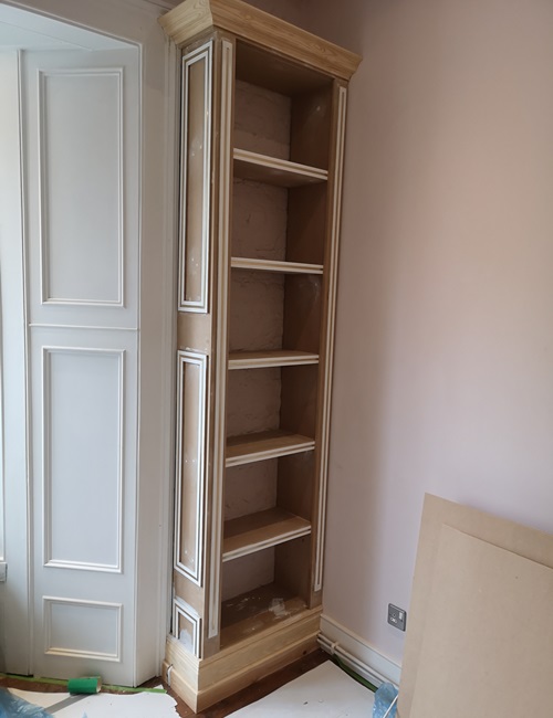 Carpenter for bookcases in Bury St Edmunds